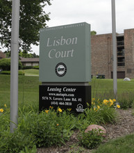 Lisbon Court in Milwaukee, WI - Building Photo - Building Photo