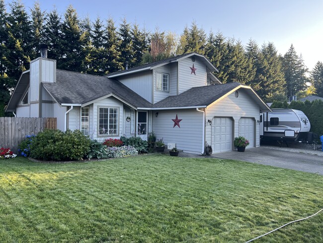 property at 2906 32nd Ave Ct SE