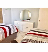 201 178th Dr in Sunny Isles Beach, FL - Building Photo - Building Photo
