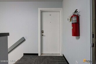 430 E 14th Ave in Anchorage, AK - Foto de edificio - Building Photo