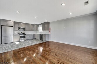 126 N 15th St in East Orange, NJ - Building Photo - Building Photo