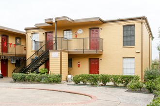 Scarborough Lane Apartments in Pasadena, TX - Building Photo - Building Photo