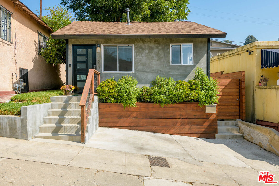 1523 Morton Terrace in Los Angeles, CA - Foto de edificio