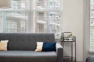 205 S Kings Dr in Charlotte, NC - Foto de edificio - Building Photo