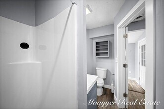 921 4th St NW in Grand Rapids, MI - Foto de edificio - Building Photo