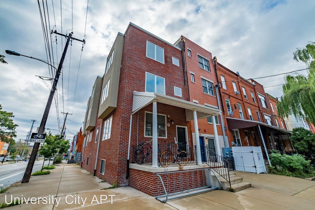 441 N 32nd St in Philadelphia, PA - Building Photo