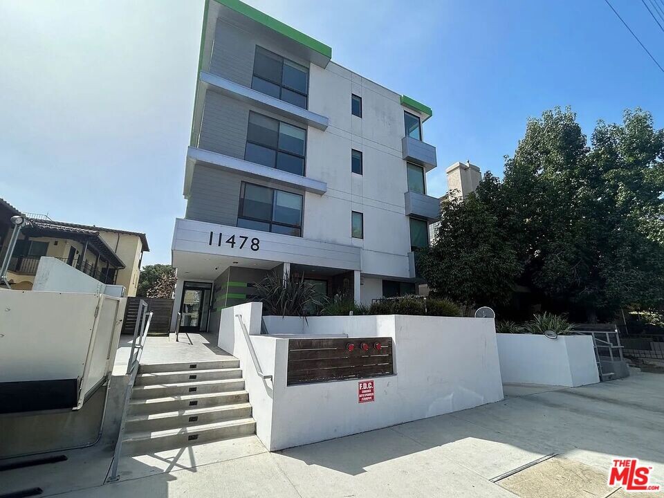 11478 Moorpark St in Los Angeles, CA - Building Photo