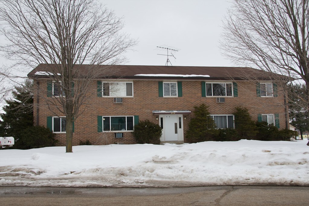 2068 Lilly St Apartments East Troy, WI Apartments For Rent
