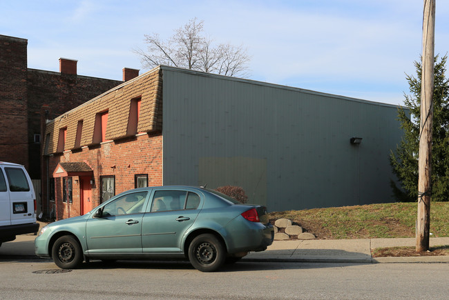 2805 W McMicken Ave in Cincinnati, OH - Building Photo - Building Photo