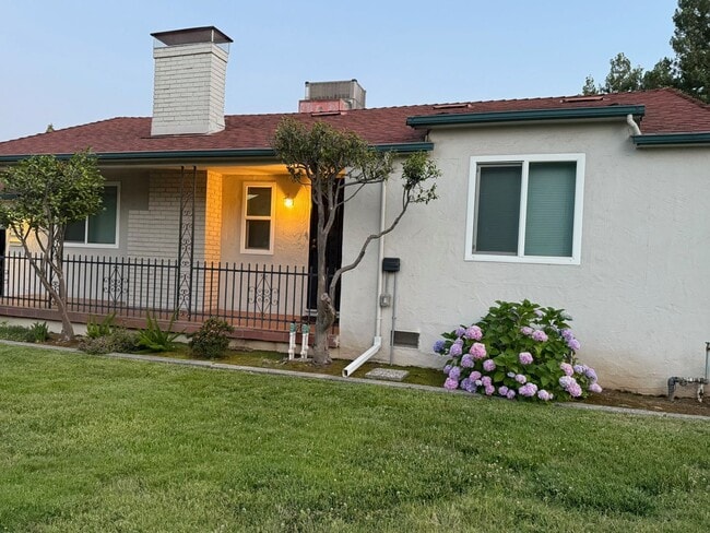 630 Casmalia Way in Sacramento, CA - Building Photo - Building Photo