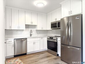 63 Glen Ridge Ct in New Milford, CT - Building Photo - Building Photo