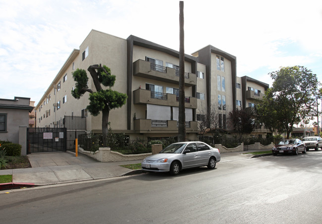 Serrano Apartments in Los Angeles, CA - Building Photo - Building Photo