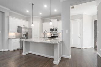 1130 Shepherd Oaks Dr in Houston, TX - Building Photo - Building Photo