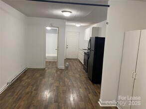 3805 Miriam Dr in Charlotte, NC - Building Photo - Building Photo