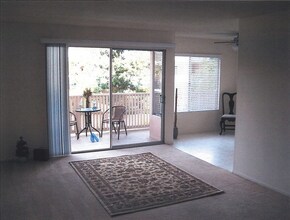 125 Nova Albion Way in San Rafael, CA - Building Photo - Building Photo