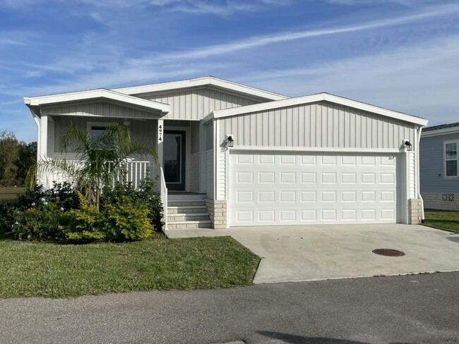 4974 Coopers Hawk Pl in Zephyrhills, FL - Foto de edificio - Building Photo