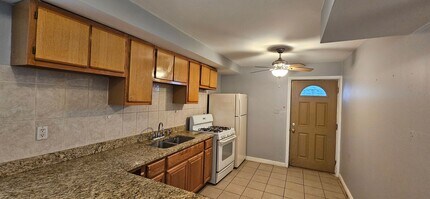 2444 W Homer St in Chicago, IL - Building Photo - Building Photo