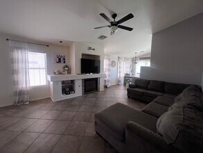8021 W Joedad Terrace in Peoria, AZ - Foto de edificio - Building Photo