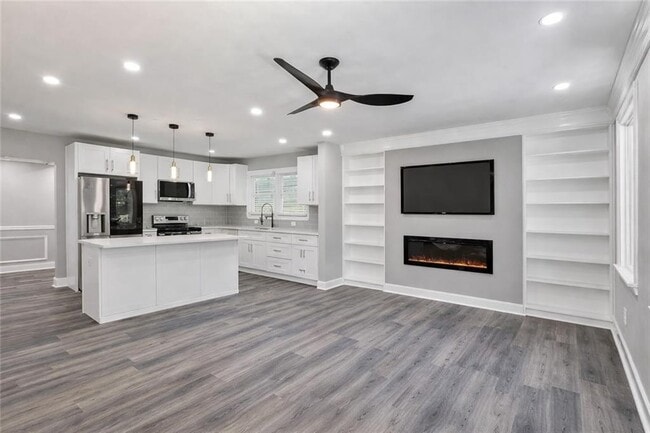 724 Cowan Rd SE in Conyers, GA - Building Photo - Building Photo