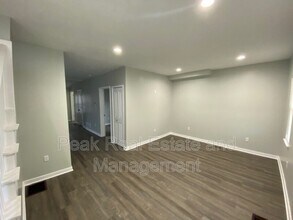1011 Logan St SE in Grand Rapids, MI - Building Photo - Building Photo