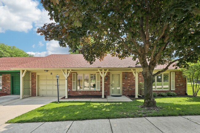 property at 5 Woodacre Dr