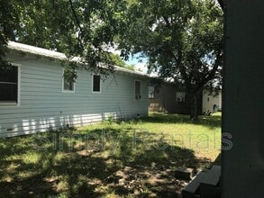 216 Main St in Lone Oak, TX - Building Photo - Building Photo
