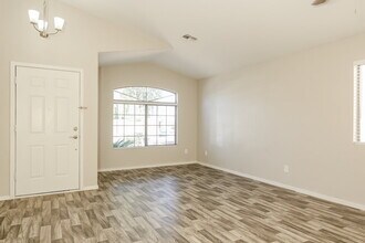 12417 W Mandalay Ln in El Mirage, AZ - Foto de edificio - Building Photo