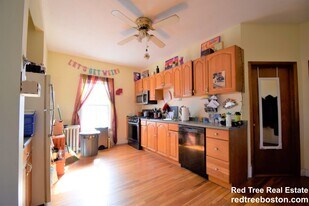 3 Foster St, Unit 2L in Boston, MA - Building Photo