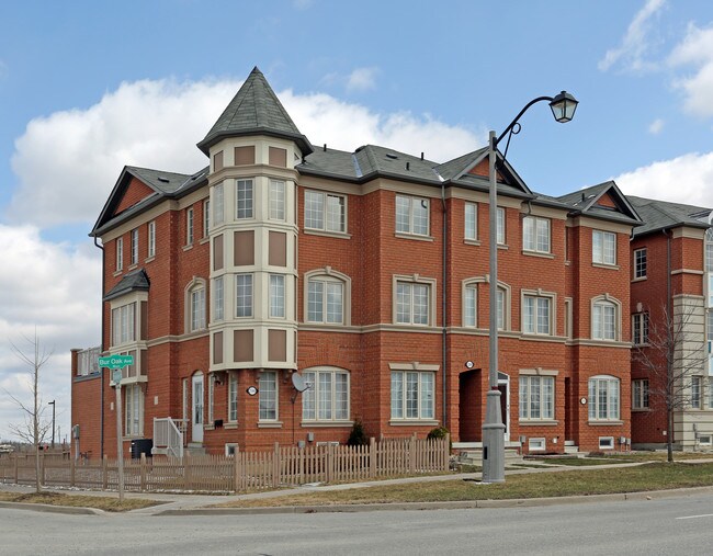 2586-2592 Bur Oak Ave