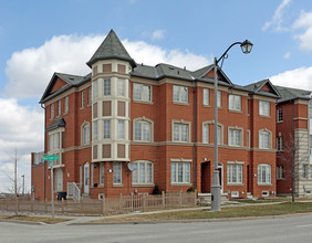 2586-2592 Bur Oak Ave in Markham, ON - Building Photo - Primary Photo