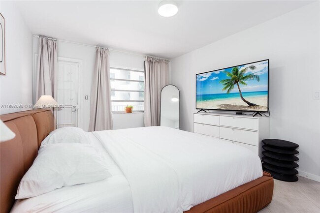 525 Meridian Ave in Miami Beach, FL - Building Photo - Building Photo