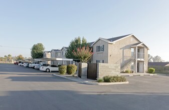 Lakewood Terrace Apartments Madera Ca Building Photo Lakewood Terrace Apartments In Madera