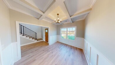 213 Bluebell Dr in Clarksville, TN - Foto de edificio - Building Photo