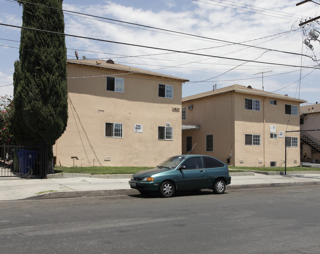 11825-11829 Hart St in North Hollywood, CA - Building Photo - Building Photo