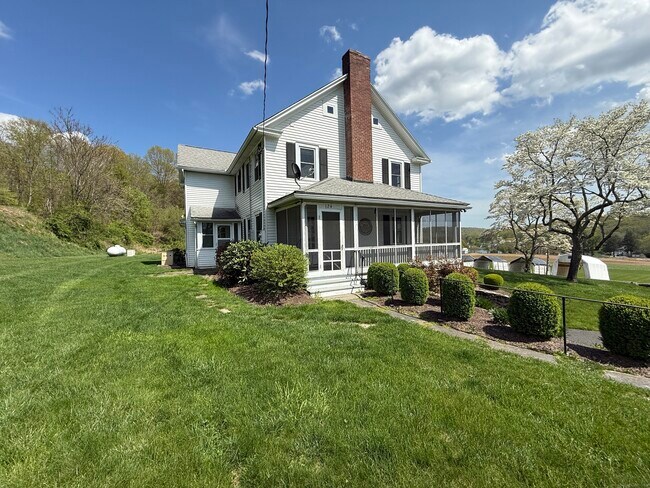 124 Purchase Brook Rd in Southbury, CT - Building Photo - Building Photo