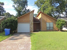 6961 Candlewood Dr in Fayetteville, NC - Building Photo