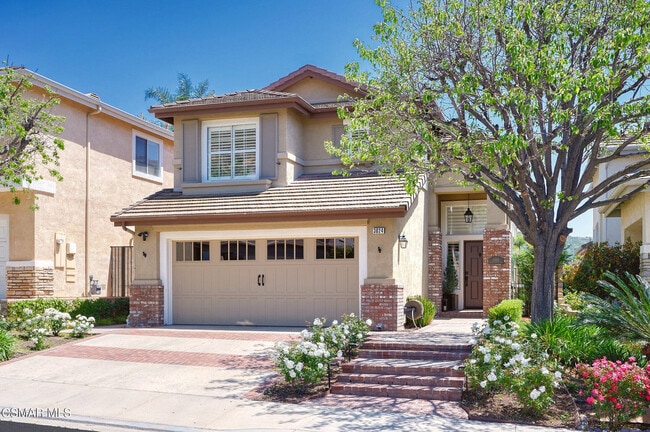 property at 3024 Hollycrest Ave