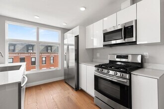 251 Meridian St in Boston, MA - Building Photo - Building Photo