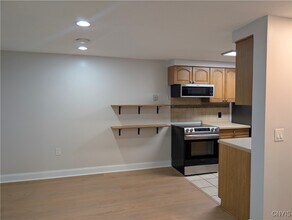 273 Watertree Dr in East Syracuse, NY - Building Photo - Building Photo