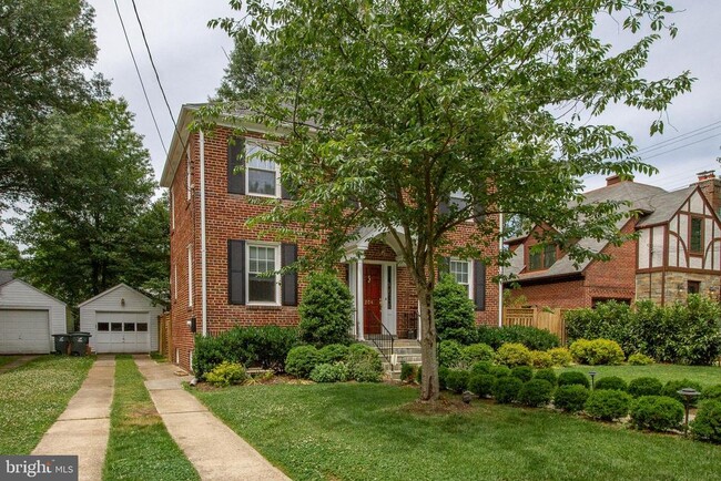 204 S Ivy St in Arlington, VA - Building Photo - Building Photo