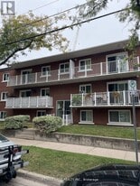 2365 Marine Dr in Oakville, ON - Building Photo