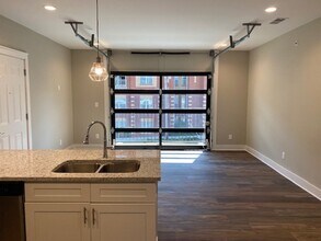 Topper Village in Bowling Green, KY - Foto de edificio - Interior Photo