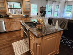 2364 Clairmont Rd in Atlanta, GA - Building Photo - Building Photo