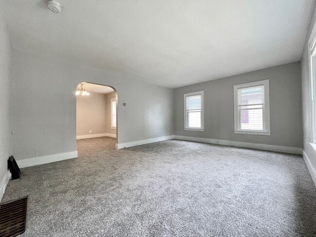 1069 McLaughlin Ave in Muskegon, MI - Building Photo - Building Photo