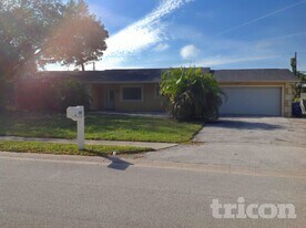 268 Plumosa Dr, Unit 428 in Largo, FL - Building Photo