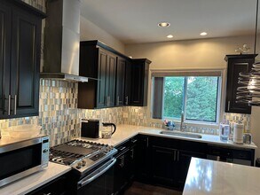 1578 Garden Park Dr in Troy, MI - Building Photo - Building Photo