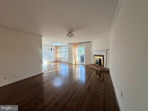 6353 Brampton Ct in Alexandria, VA - Building Photo - Building Photo