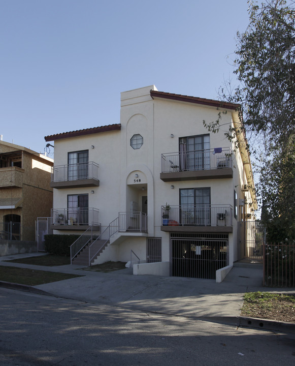 548 N Westmoreland Ave in Los Angeles, CA - Building Photo