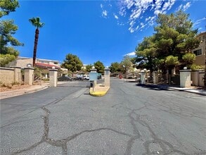 2011 Cutlass Dr in Henderson, NV - Building Photo - Building Photo
