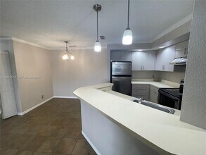 3390 Pinewalk Dr N in Margate, FL - Building Photo - Building Photo